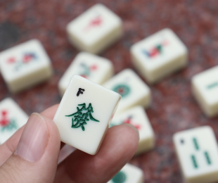 麻将机十大品牌国涛麻将机，重新定义冬日社交